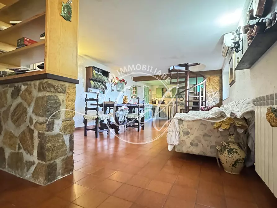 Immagine 95 di Casa indipendente in vendita  a Massarosa