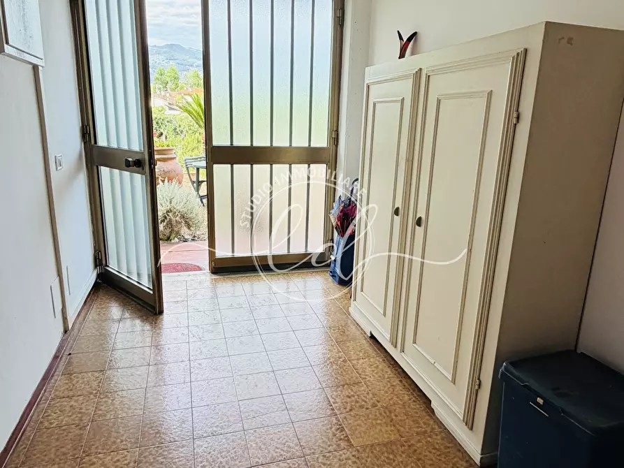 Immagine 1 di Trilocale in affitto  a Pietrasanta