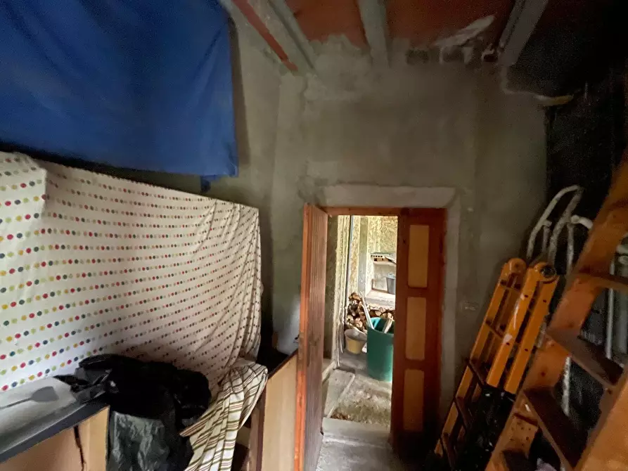 Immagine 57 di Porzione di casa in vendita  a Stazzema