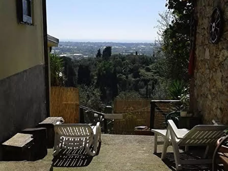 Immagine 23 di Porzione di casa in vendita  a Pietrasanta