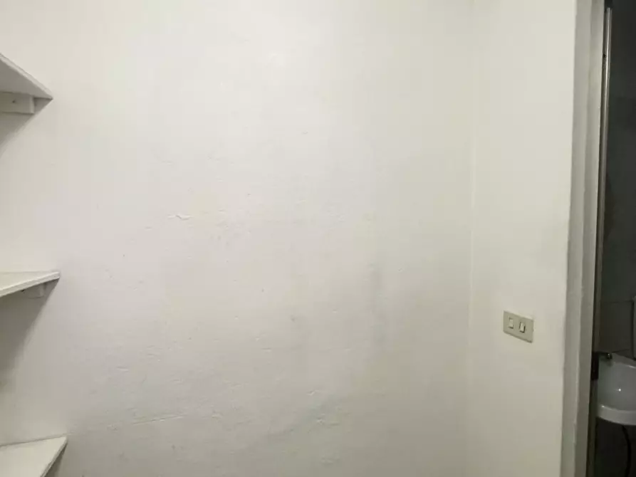 Immagine 14 di Capannone industriale in vendita  a Seravezza