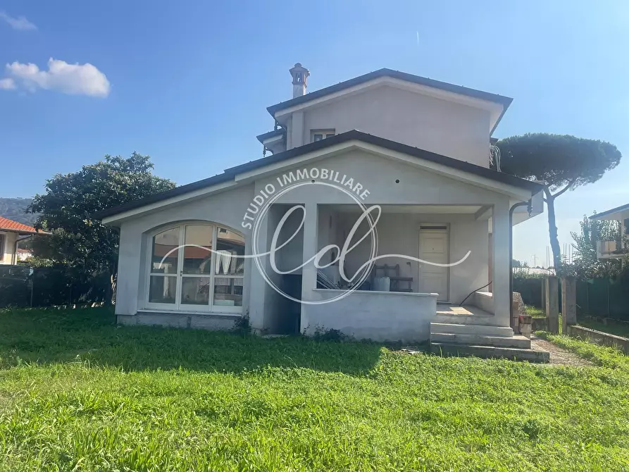 Immagine 20 di Porzione di casa in vendita  a Camaiore