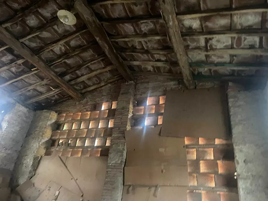 Immagine 19 di Porzione di casa in vendita  a Massarosa