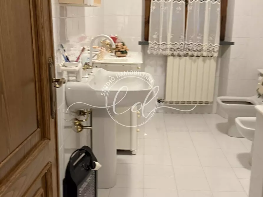 Immagine 30 di Porzione di casa in affitto  a Seravezza