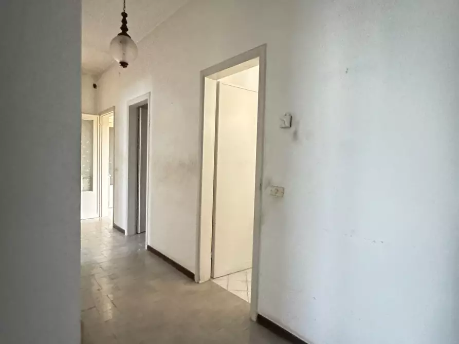 Immagine 51 di Rustico / casale in vendita  a Pietrasanta