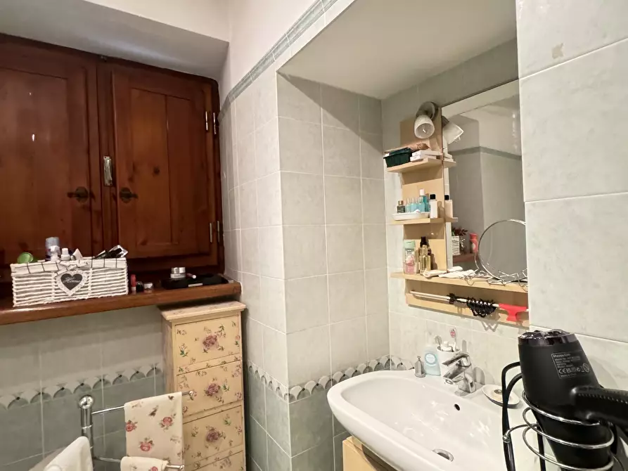 Immagine 15 di Stanza singola in vendita  a Pietrasanta