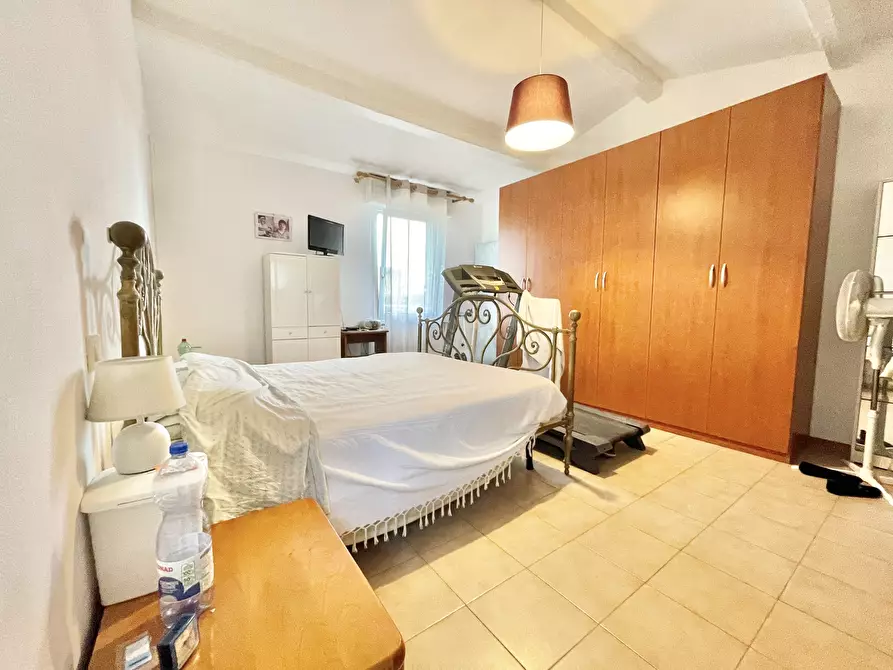 Immagine 30 di Porzione di casa in vendita  a Pietrasanta