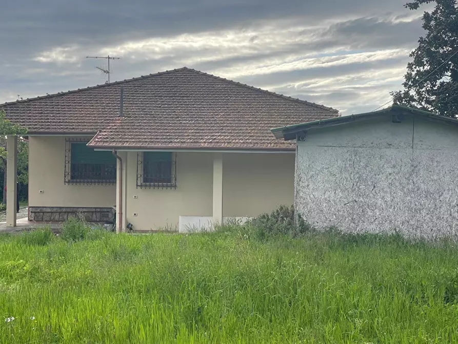 Immagine 54 di Casa indipendente in vendita  a Pietrasanta