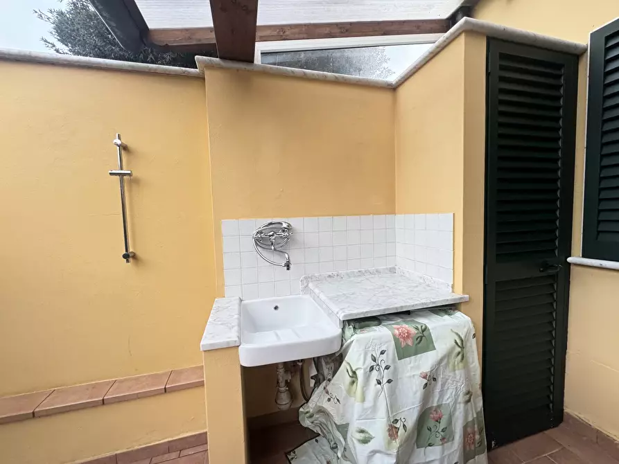 Immagine 8 di Casa indipendente in affitto  a Pietrasanta