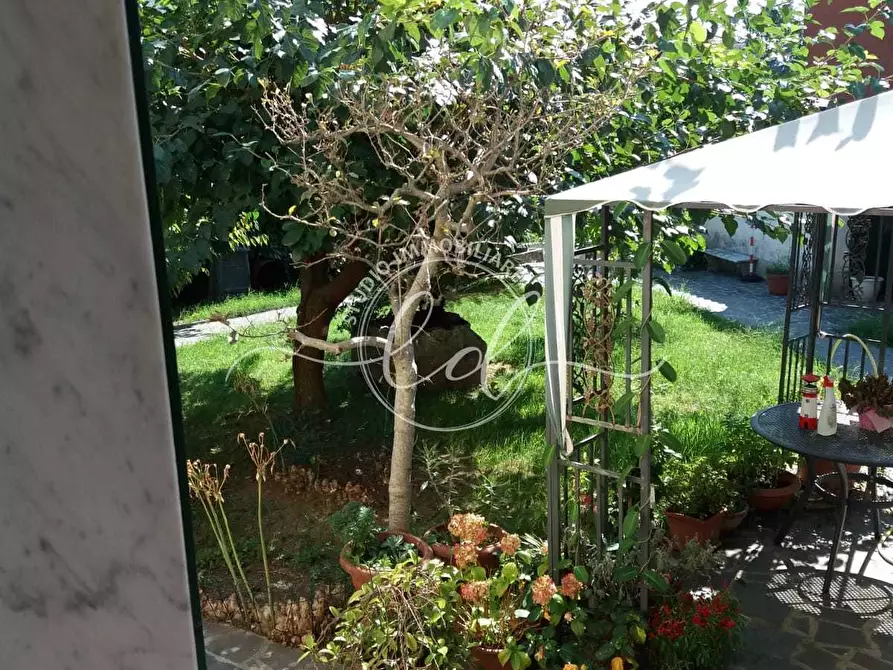 Immagine 6 di Porzione di casa in vendita  a Carrara