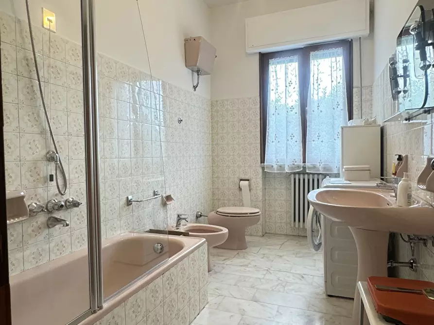 Immagine 41 di Quadrilocale in affitto  a Pietrasanta