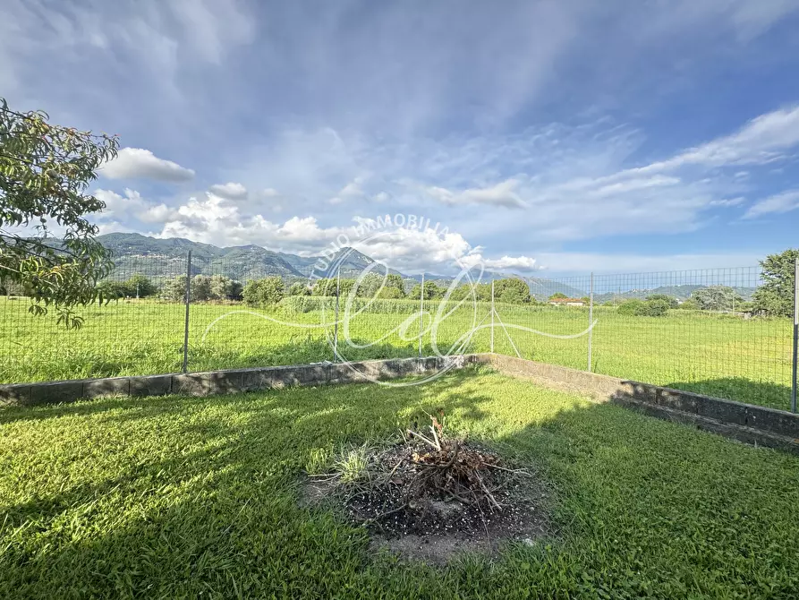 Immagine 65 di Porzione di casa in vendita  a Pietrasanta