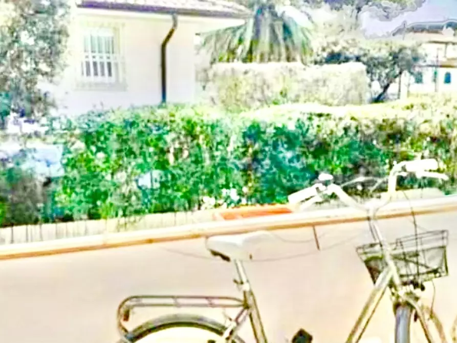Immagine 12 di Monolocale in affitto  a Forte Dei Marmi