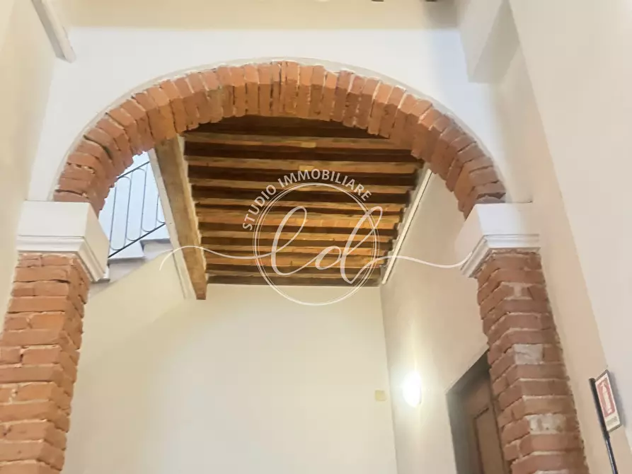 Immagine 2 di Trilocale in affitto  a Pietrasanta