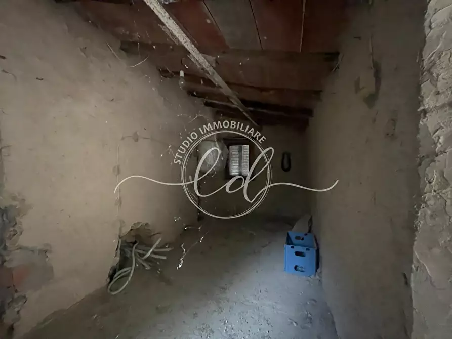 Immagine 18 di Porzione di casa in vendita  a Camaiore