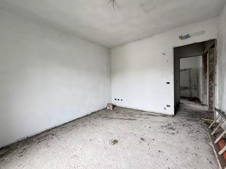 Immagine 29 di Porzione di casa in vendita  a Camaiore