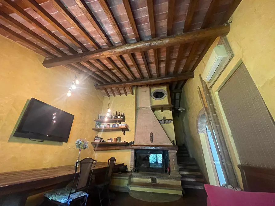 Immagine 16 di Casa indipendente in vendita  a Camaiore