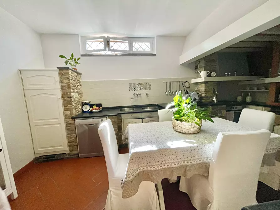 Immagine 12 di Porzione di casa in affitto  a Pietrasanta