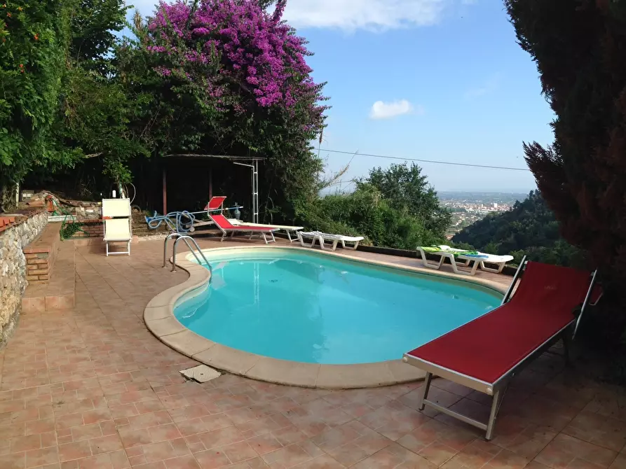 Immagine 5 di Porzione di casa in vendita  a Pietrasanta