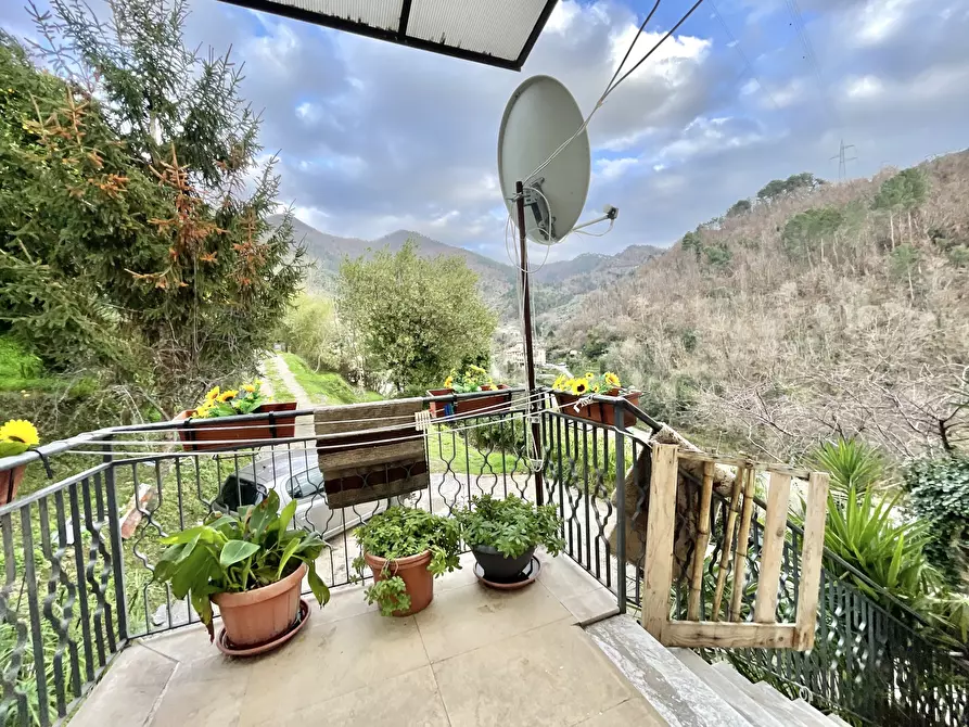 Immagine 4 di Porzione di casa in vendita  a Pietrasanta