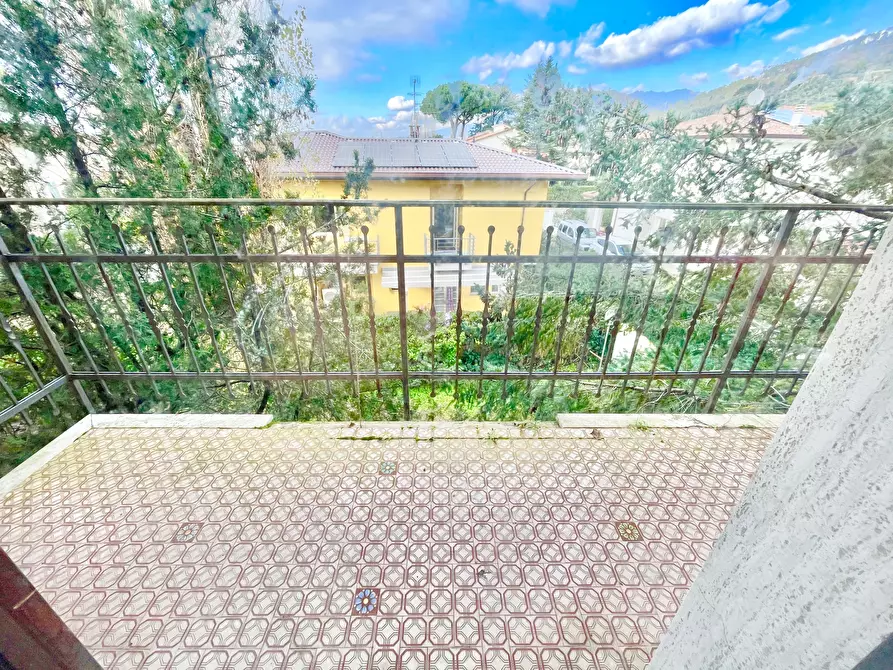 Immagine 7 di Quadrilocale in vendita  a Pietrasanta