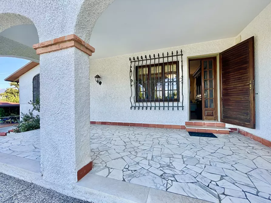 Immagine 62 di Villa in vendita  a Pietrasanta