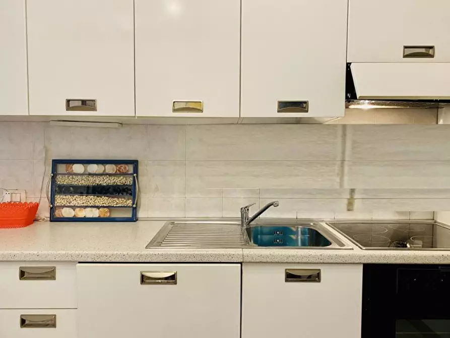 Immagine 10 di Quadrilocale in vendita  a Pietrasanta