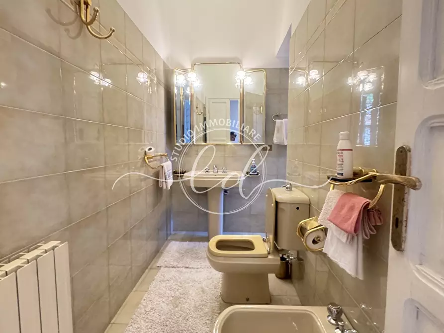 Immagine 37 di Porzione di casa in vendita  a Carrara