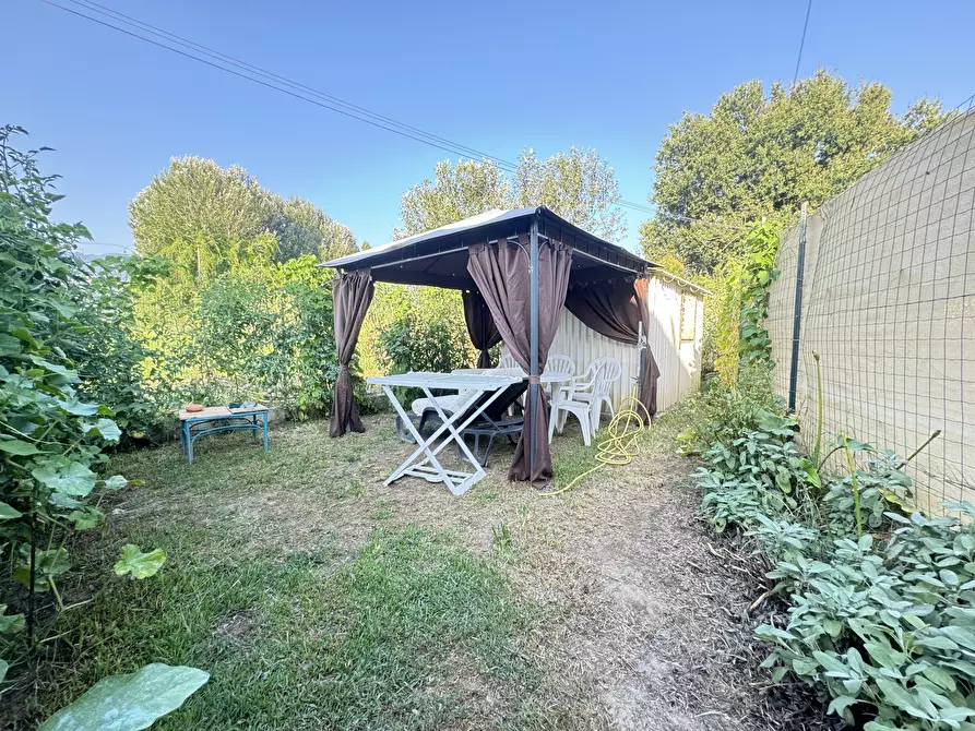 Immagine 21 di Trilocale in affitto  a Pietrasanta