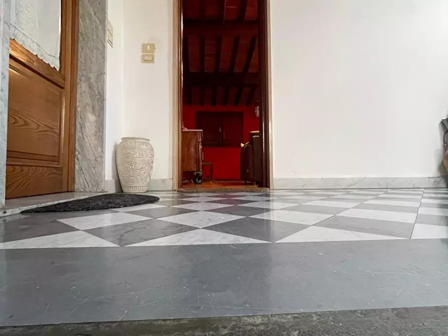 Immagine 2 di Mansarda in affitto  a Pietrasanta