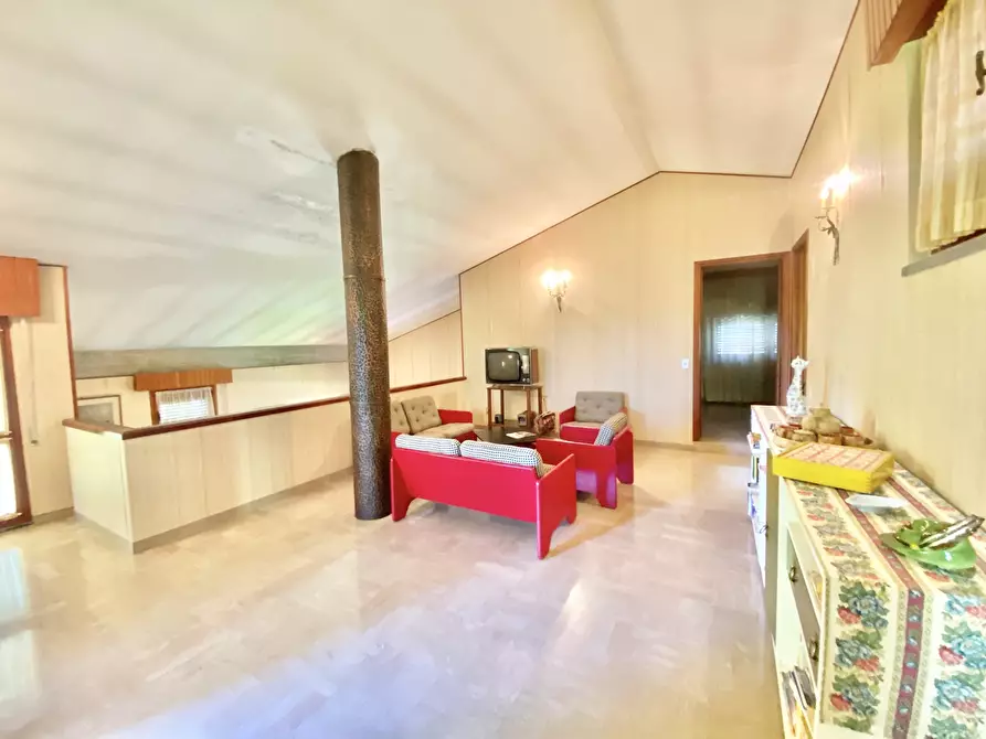 Immagine 63 di Casa indipendente in vendita  a Seravezza