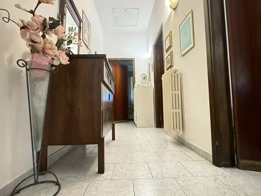 Immagine 27 di Porzione di casa in vendita  a Massa