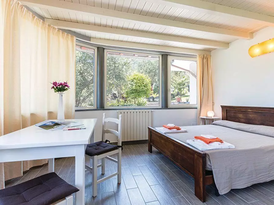 Immagine 17 di Casa indipendente in vendita  a Camaiore