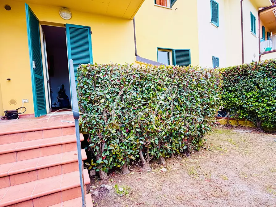 Immagine 7 di Villetta a schiera in vendita  a Pietrasanta