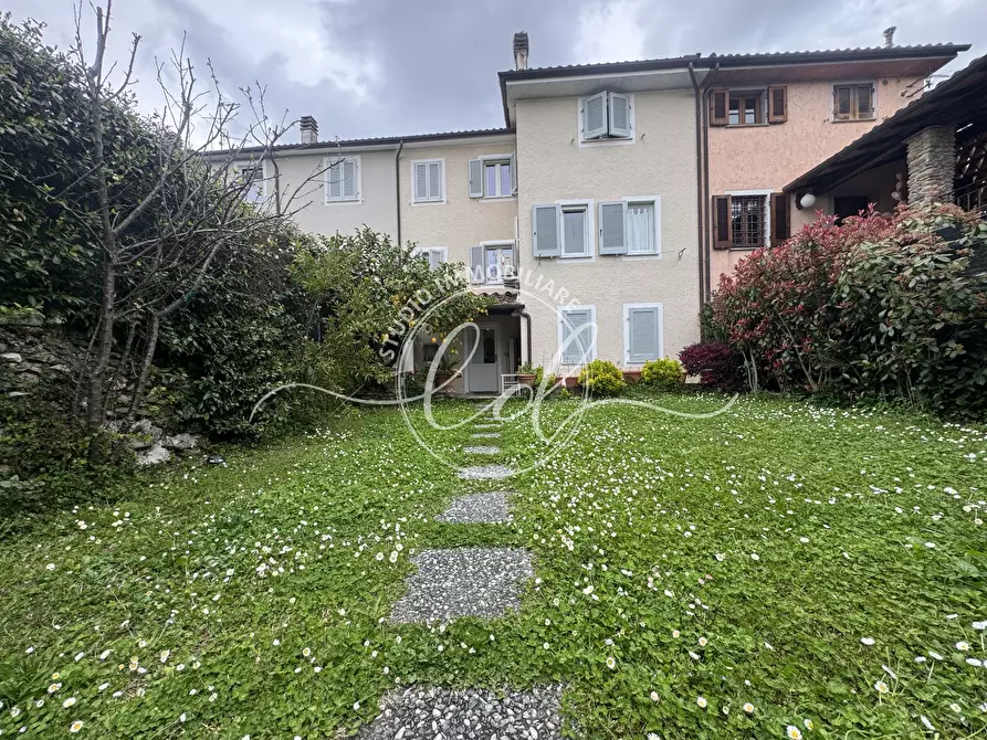 Immagine 94 di Terratetto in vendita  a Seravezza