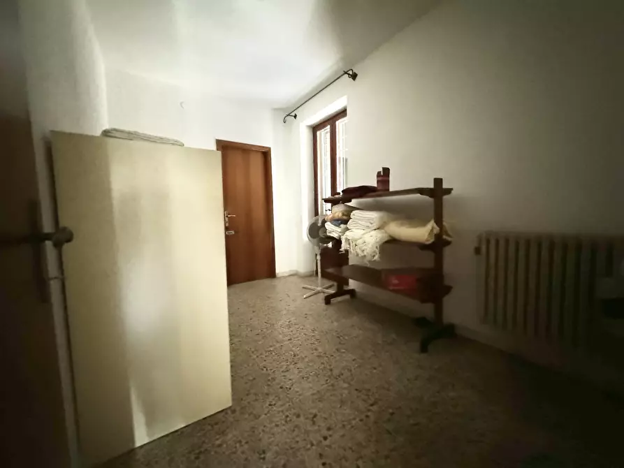 Immagine 18 di Porzione di casa in vendita  a Massa