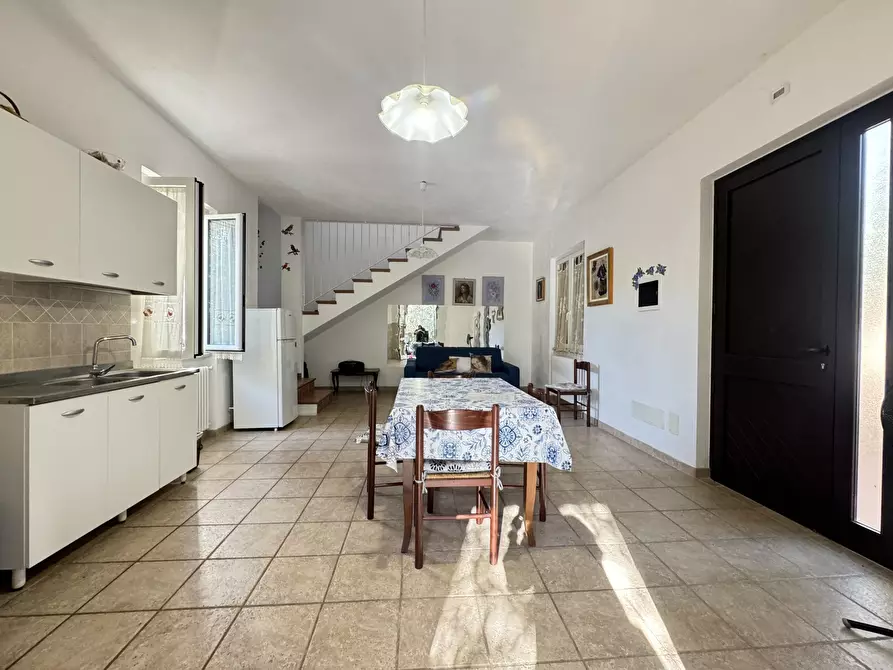 Immagine 18 di Casa indipendente in affitto  a Seravezza