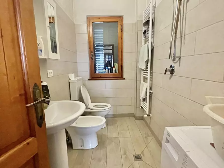 Immagine 12 di Quadrilocale in vendita  a Pietrasanta