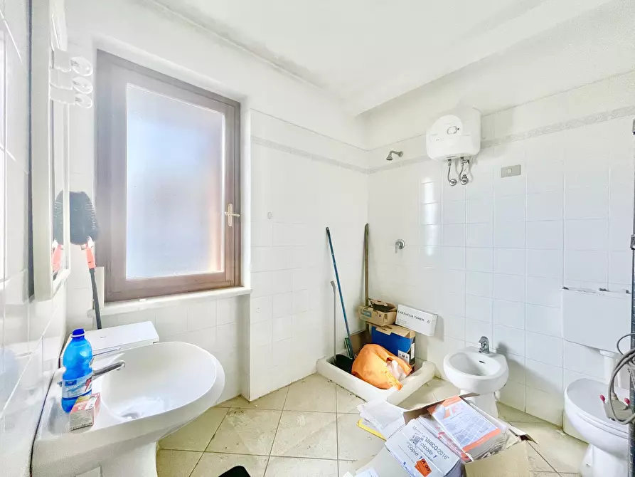 Immagine 15 di Bilocale in vendita  a Montignoso