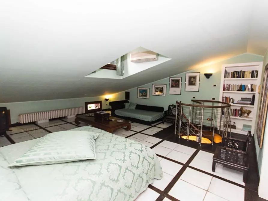 Immagine 15 di Appartamento in vendita  a Pietrasanta