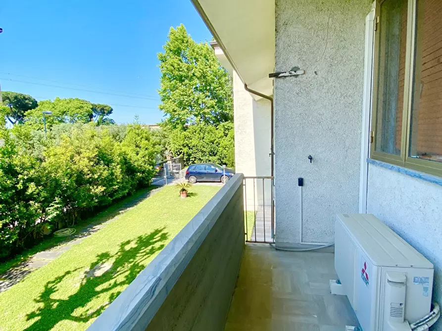 Immagine 58 di Casa indipendente in vendita  a Seravezza