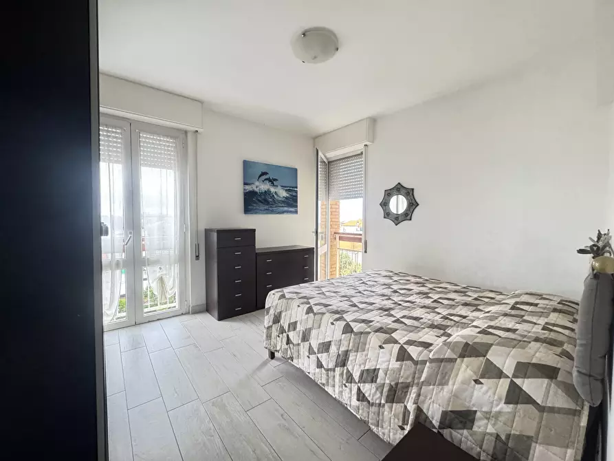 Immagine 32 di Quadrilocale in affitto  a Camaiore