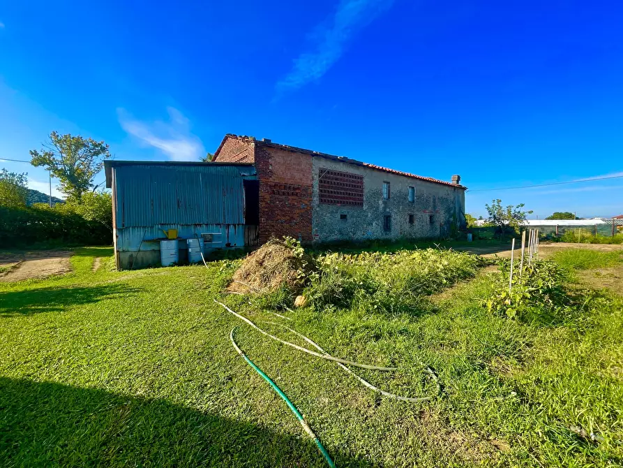 Immagine 5 di Rustico / casale in vendita  a Camaiore