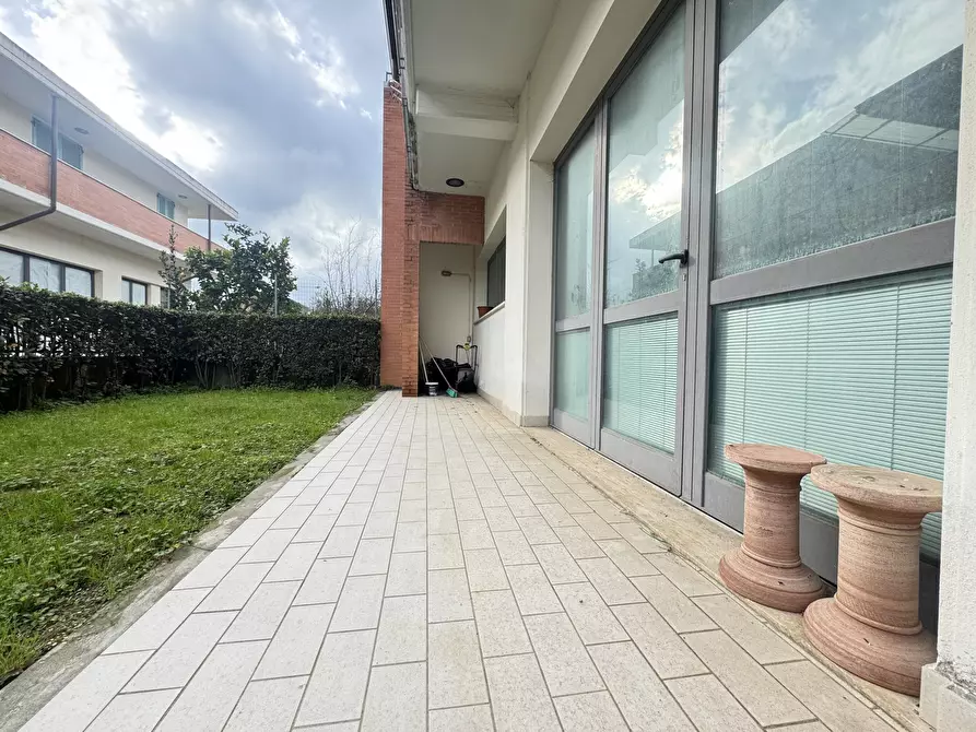 Immagine 22 di Capannone industriale in vendita  a Camaiore