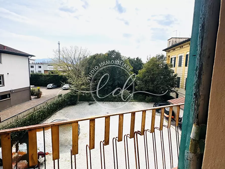 Immagine 30 di Pentalocale in vendita  a Lucca