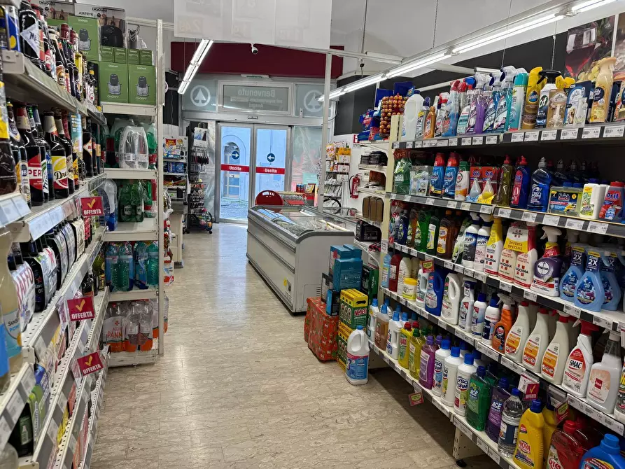 Immagine 11 di Locale commerciale in vendita  in Borgo S. Francesco D'Assis 28 a Anagni