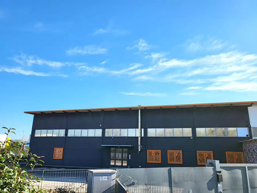 Immagine 14 di Attività artigianale in vendita  in Via ASI a Frosinone