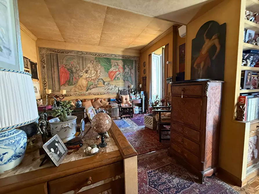 Immagine 23 di Pentalocale in vendita  in Via Salaria 126 a Roma