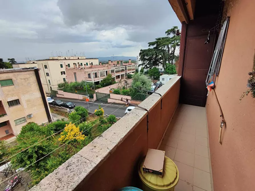 Immagine 3 di Quadrilocale in vendita  in Via Vincenzo Lunardi 2 a Guidonia Montecelio