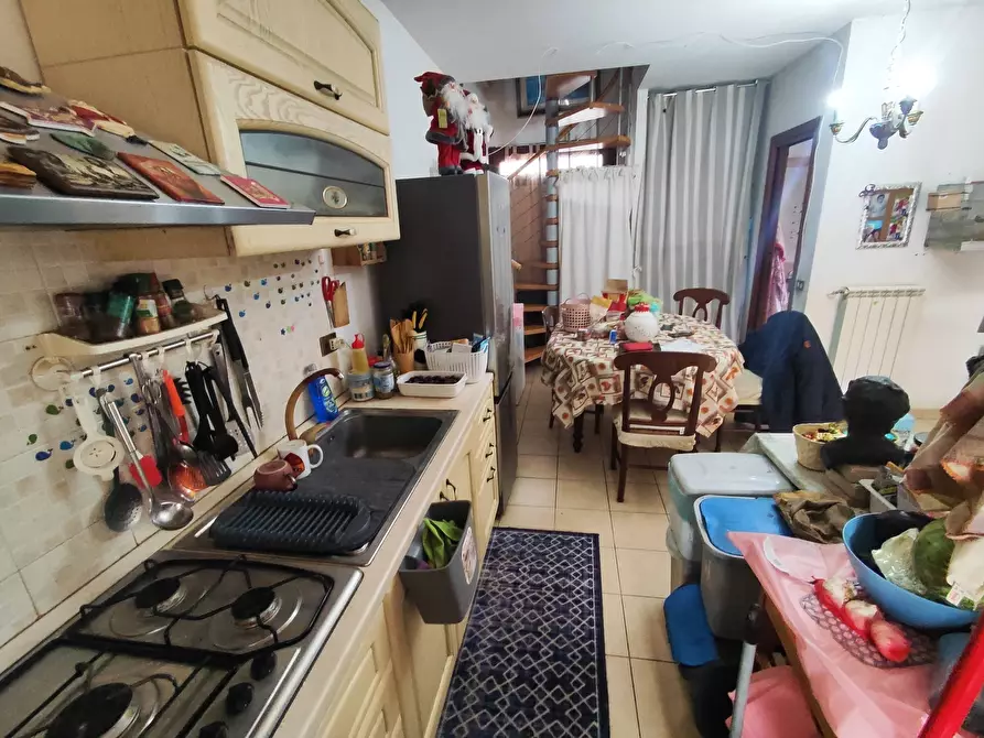 Immagine 3 di Trilocale in vendita  in Via Daniele Manin 3 a Guidonia Montecelio